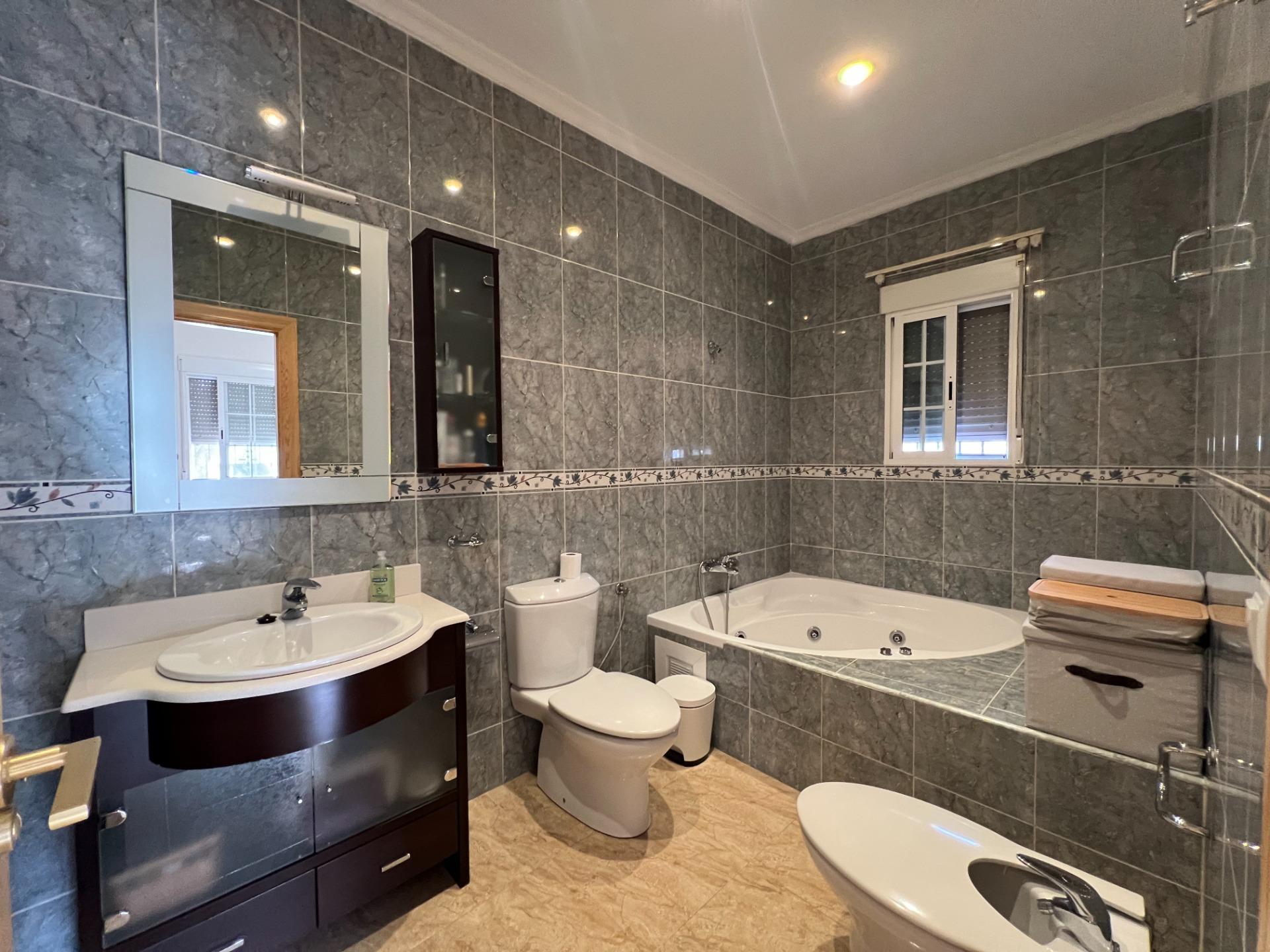 For sale - 3 Bedroom 2 Bathroom Villa in Dolores - Cmno. Escorredor  - Alicante