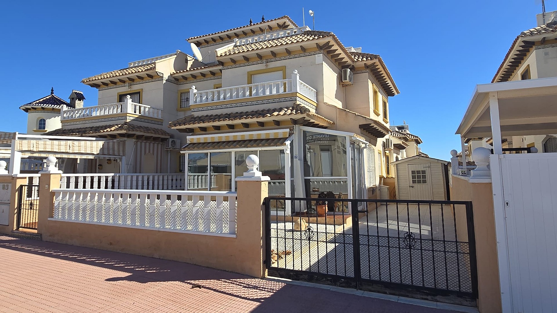 For sale - 2 Bedroom 2 Bathroom Town House in Orihuela Costa - Costa Blanca  - Alicante