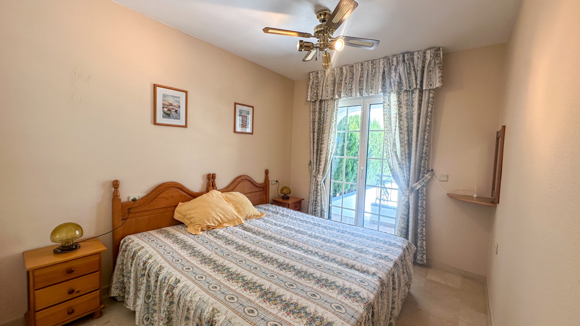 For sale - 2 Bedroom 1 Bathroom Town House in Orihuela Costa - Costa Blanca  - Alicante