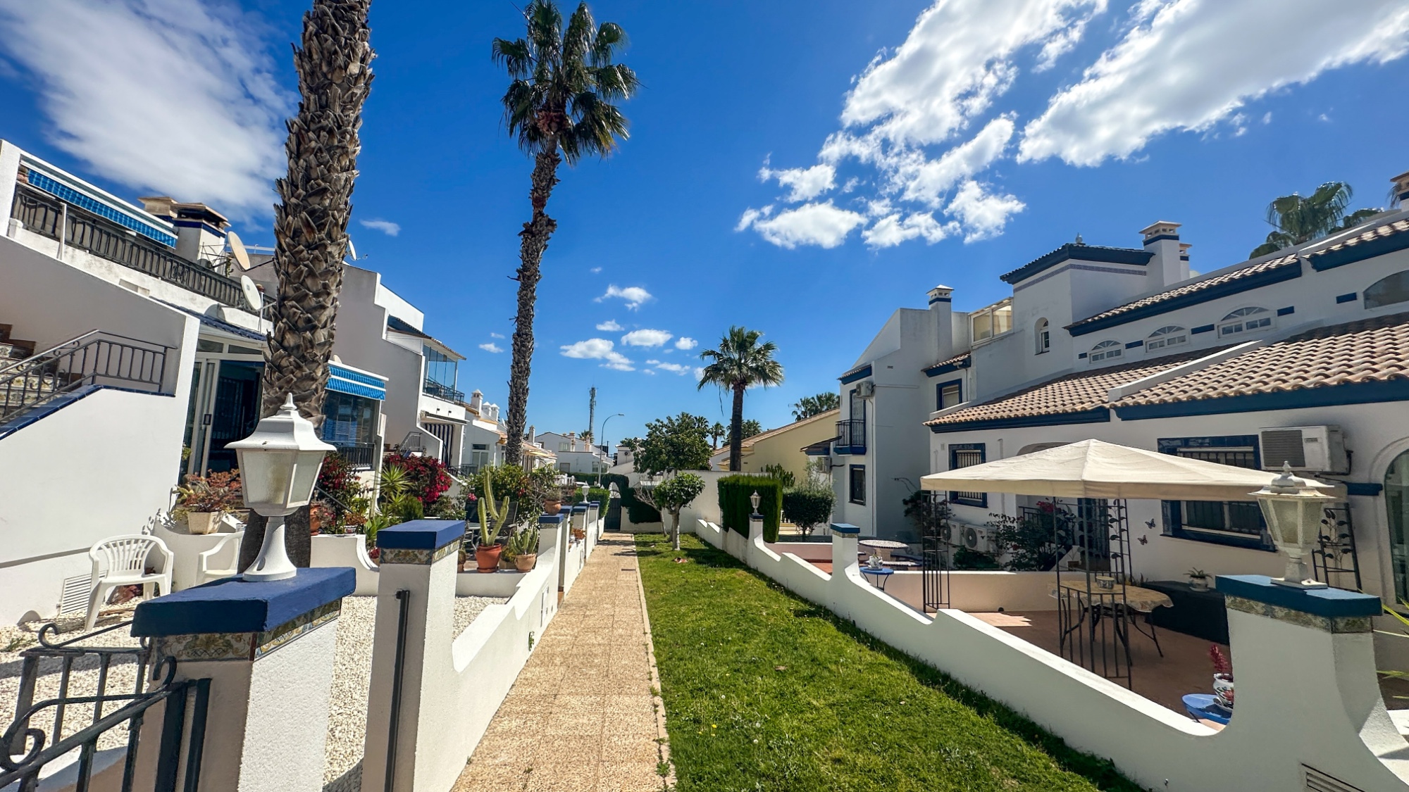 For sale - 2 Bedroom 1 Bathroom Town House in Orihuela Costa - Costa Blanca  - Alicante