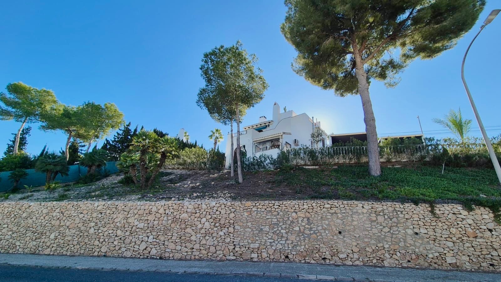 For sale - 4 Bedroom 2 Bathroom Villa in Orihuela - Inland  - Alicante