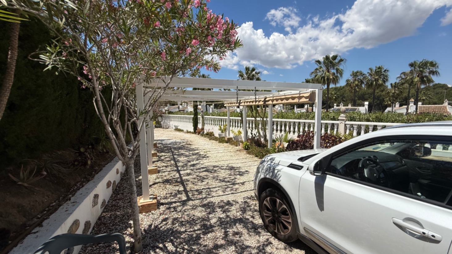 For sale - 4 Bedroom 2 Bathroom Villa in Orihuela - Inland  - Alicante