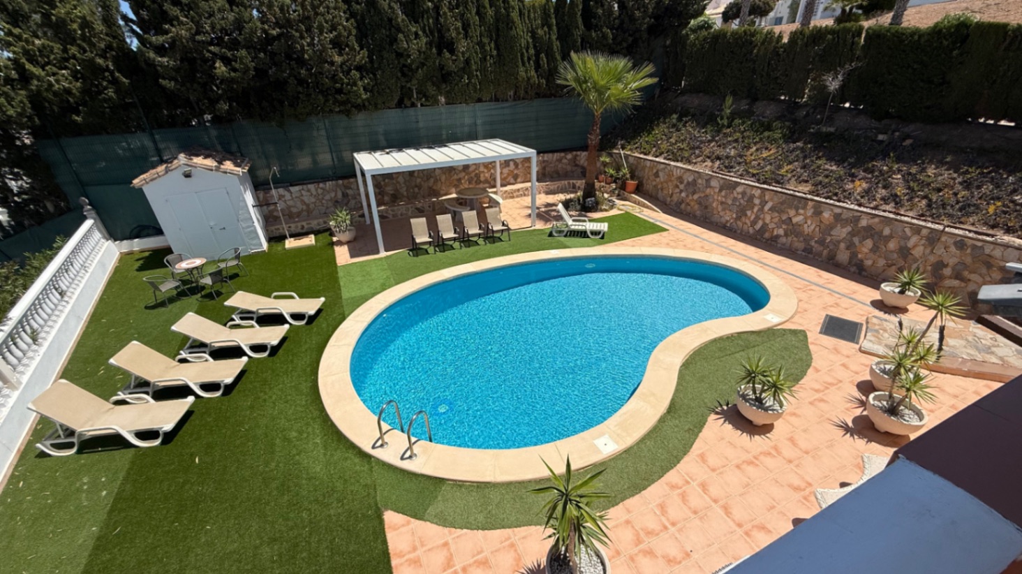 For sale - 4 Bedroom 2 Bathroom Villa in Orihuela - Inland  - Alicante