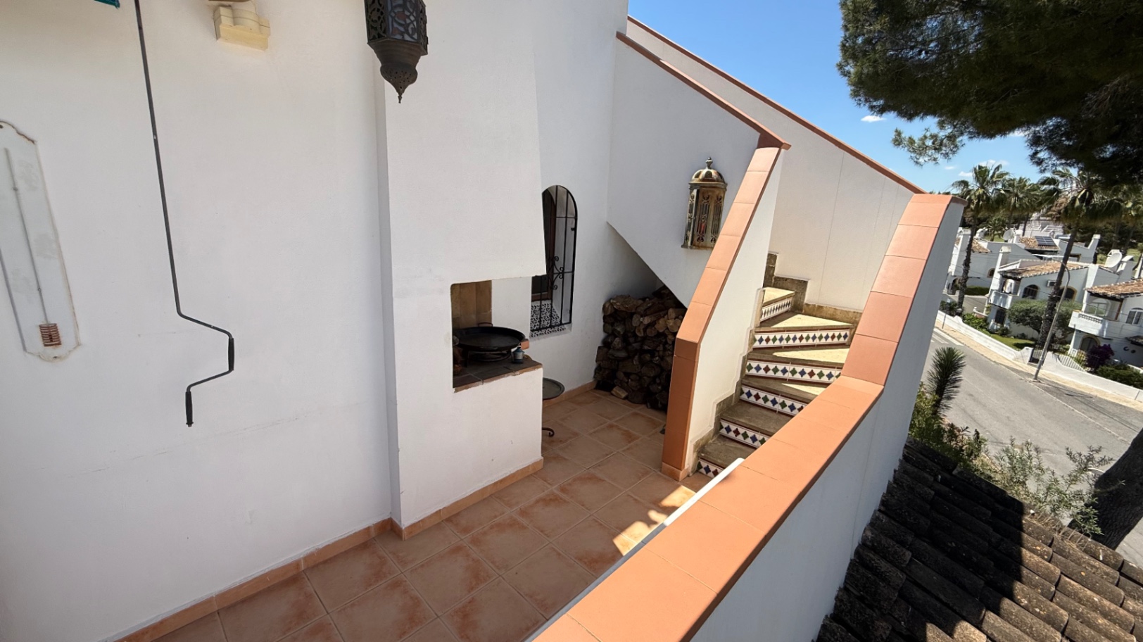 For sale - 4 Bedroom 2 Bathroom Villa in Orihuela - Inland  - Alicante