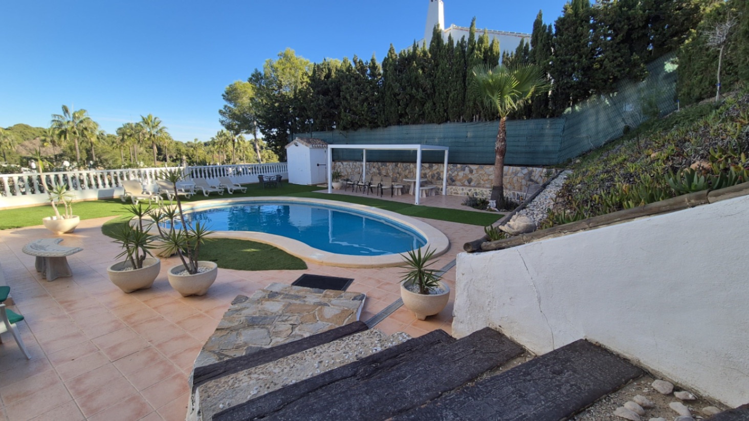 For sale - 4 Bedroom 2 Bathroom Villa in Orihuela - Inland  - Alicante