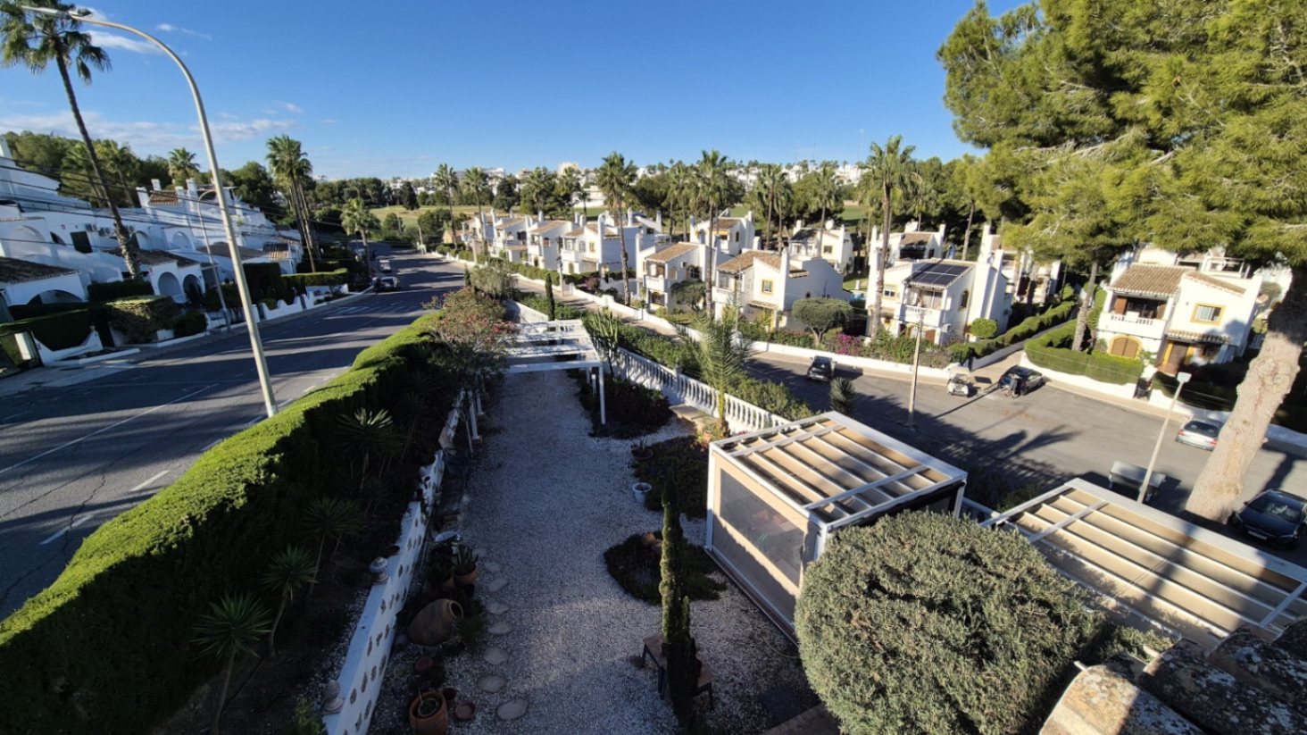 For sale - 4 Bedroom 2 Bathroom Villa in Orihuela - Inland  - Alicante