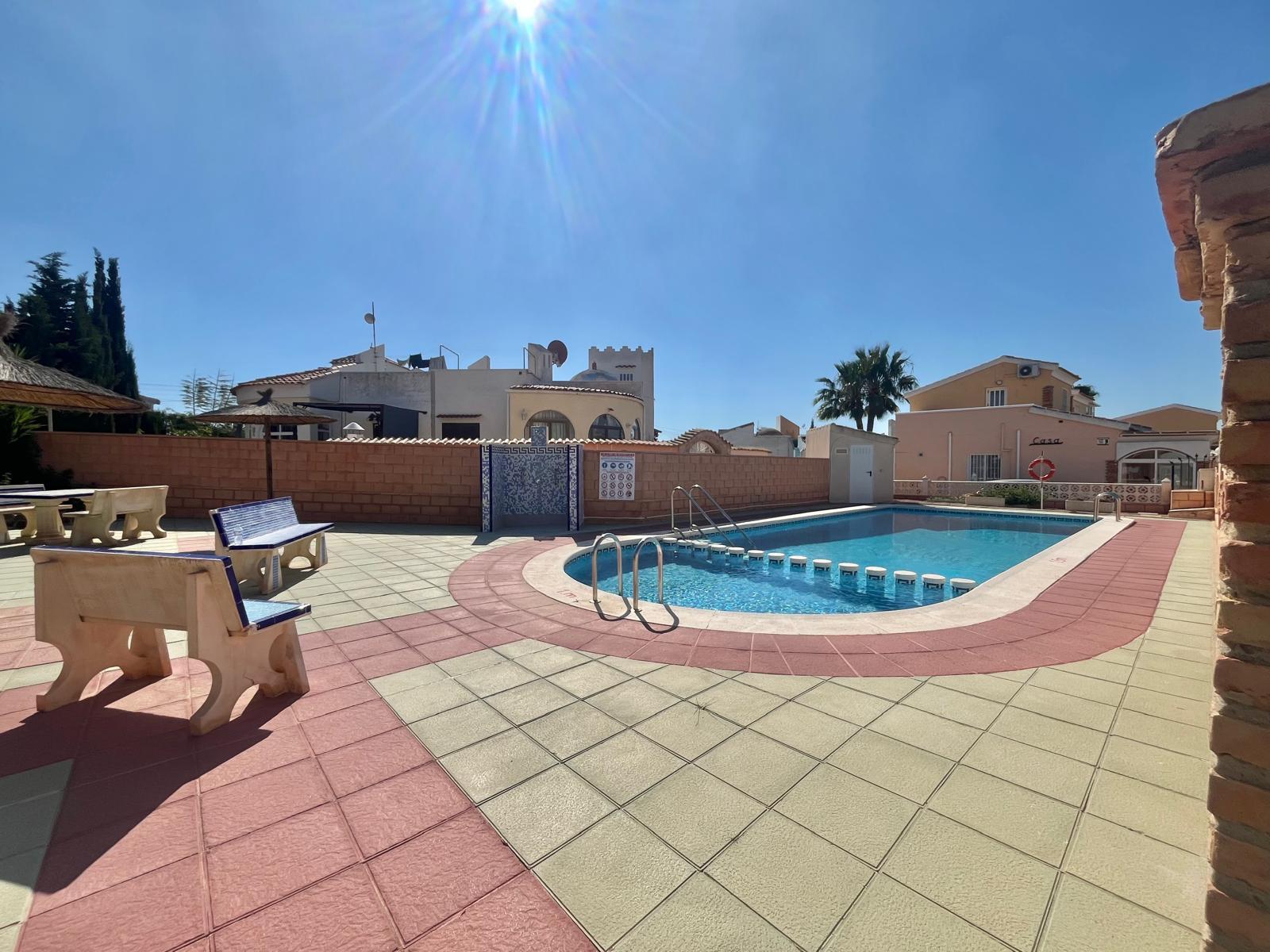 For sale - 3 Bedroom 2 Bathroom Villa in Orihuela Costa - Los Almendros-la Florida  - Alicante
