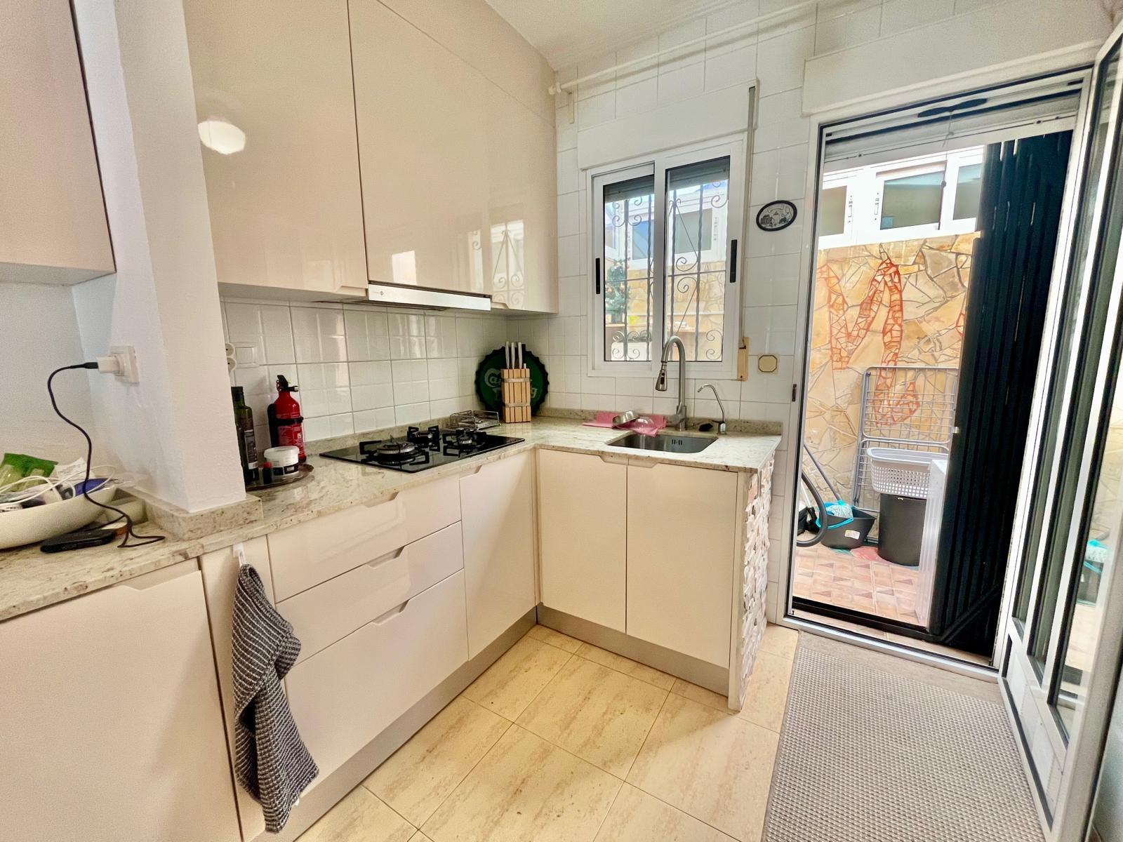 For sale - 3 Bedroom 2 Bathroom Villa in Orihuela Costa - Los Almendros-la Florida  - Alicante