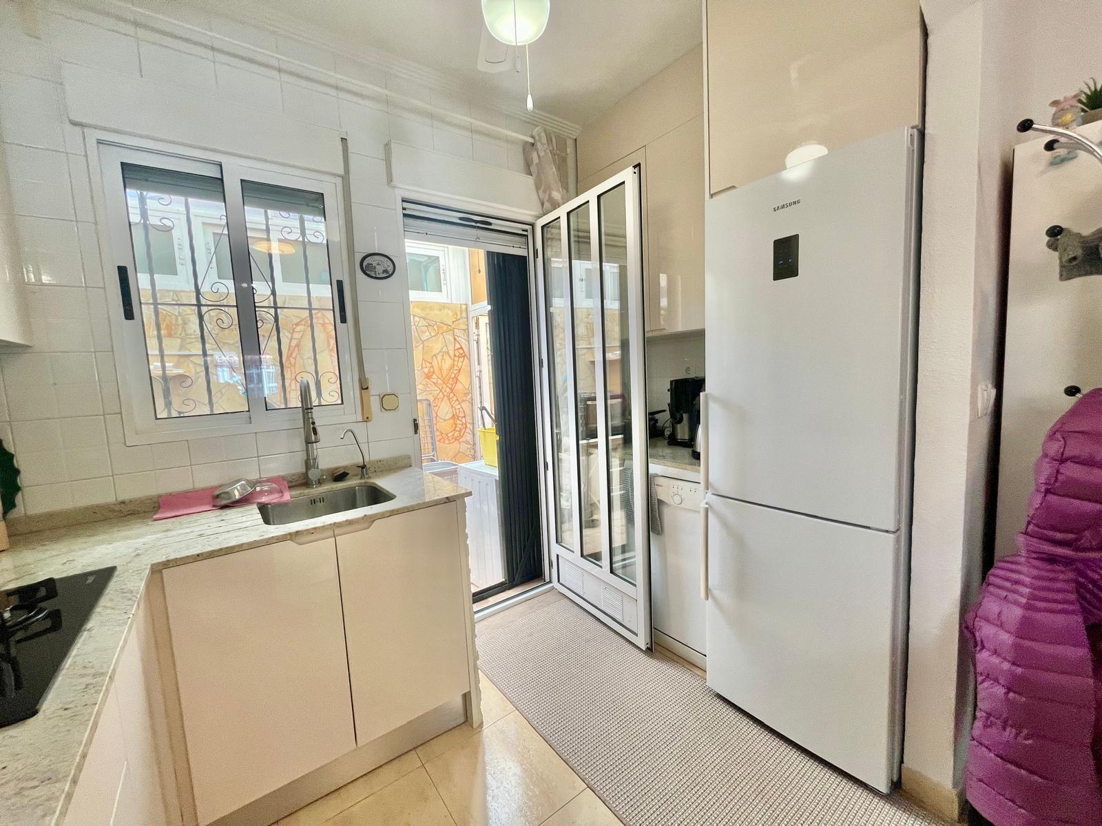 For sale - 3 Bedroom 2 Bathroom Villa in Orihuela Costa - Los Almendros-la Florida  - Alicante