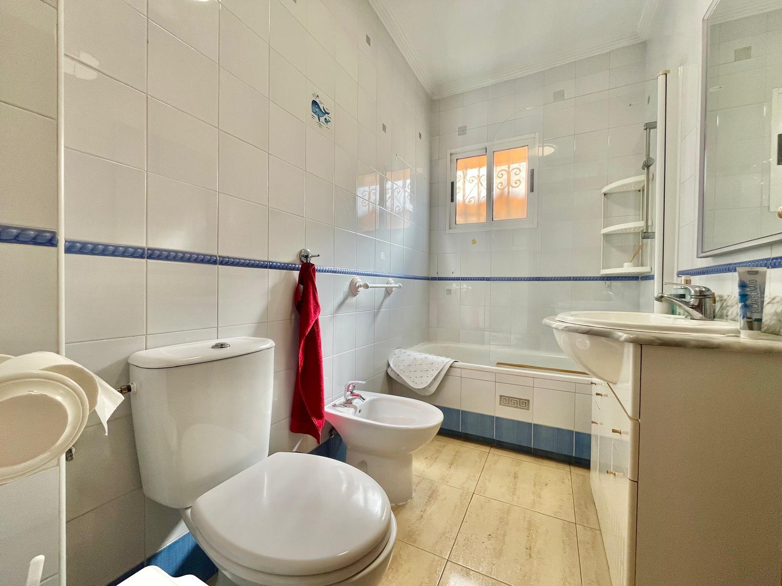 For sale - 3 Bedroom 2 Bathroom Villa in Orihuela Costa - Los Almendros-la Florida  - Alicante