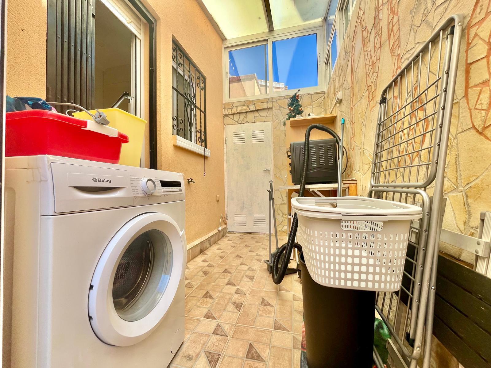 For sale - 3 Bedroom 2 Bathroom Villa in Orihuela Costa - Los Almendros-la Florida  - Alicante