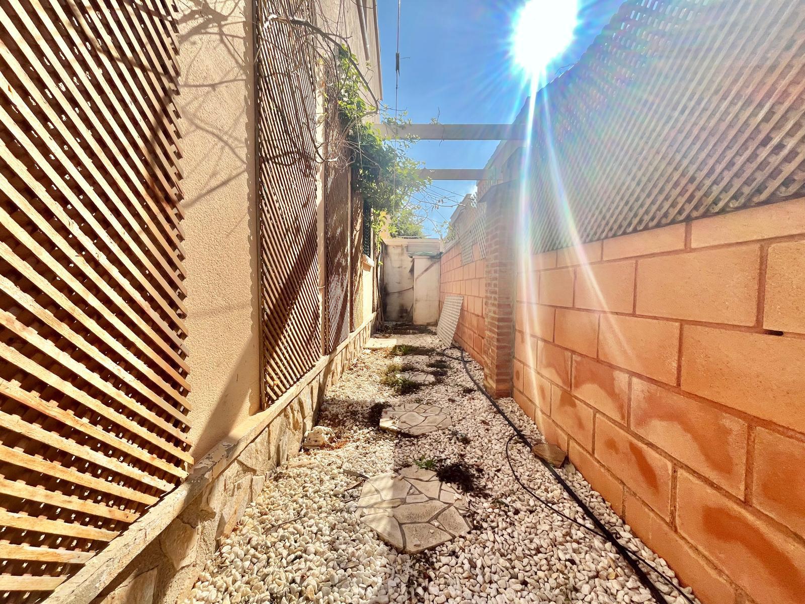 For sale - 3 Bedroom 2 Bathroom Villa in Orihuela Costa - Los Almendros-la Florida  - Alicante