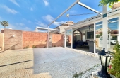 27-147-285-11-643/76959, 3 Bedroom 2 Bathroom Villa in Orihuela Costa