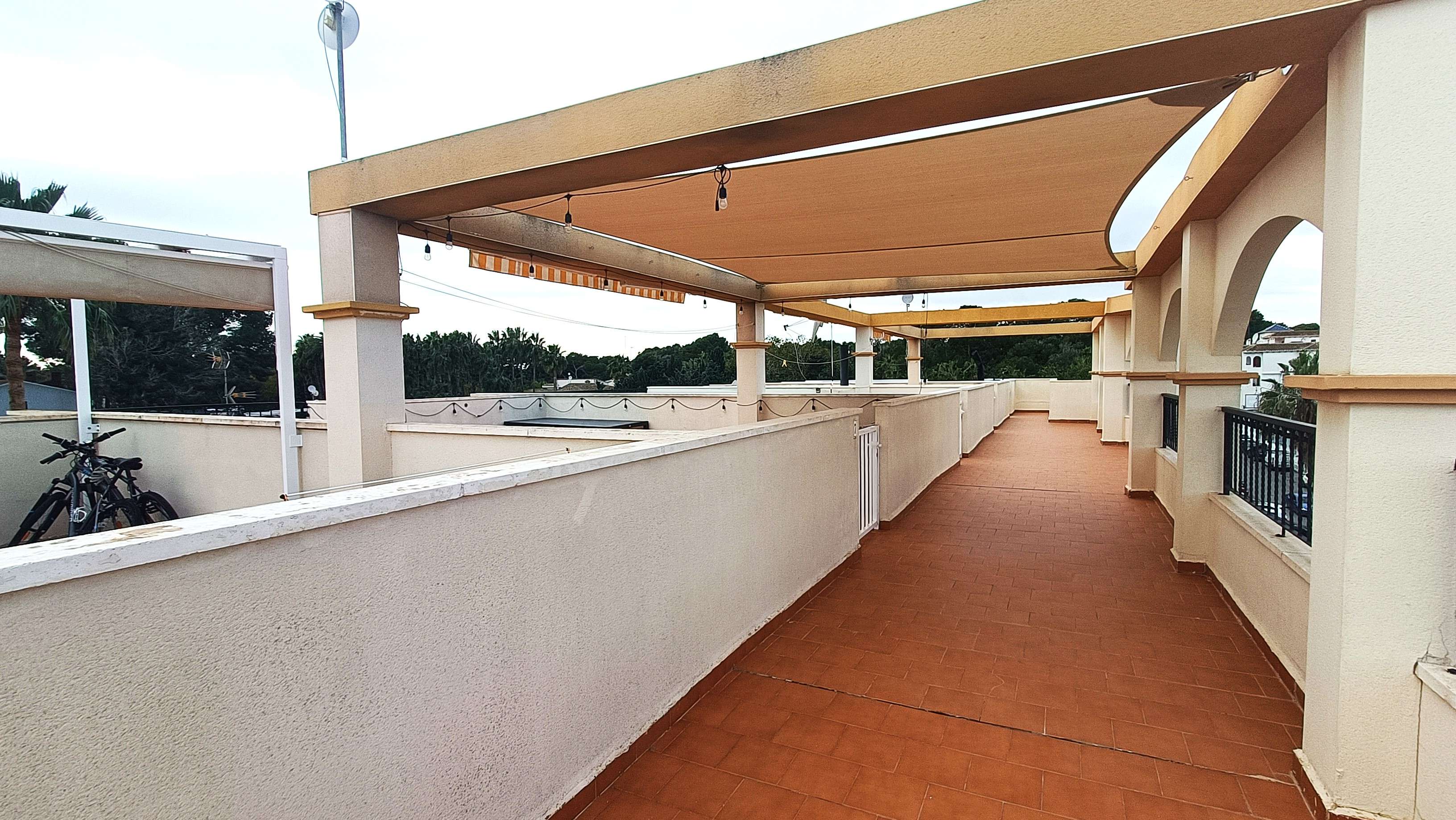 For sale - 2 Bedroom 1 Bathroom Apartment in Villamartin - Costa Blanca  - Alicante