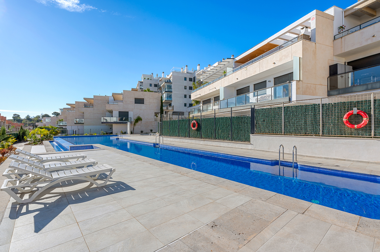 For sale - 2 Bedroom 1 Bathroom Apartment in Campoamor - Costa Blanca  - Alicante