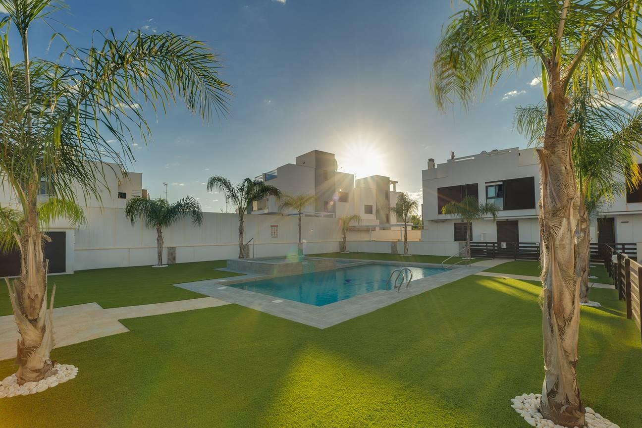 For sale - 3 Bedroom 2 Bathroom Apartment in Pilar de La Horadada - Torre de la Horadada  - Alicante