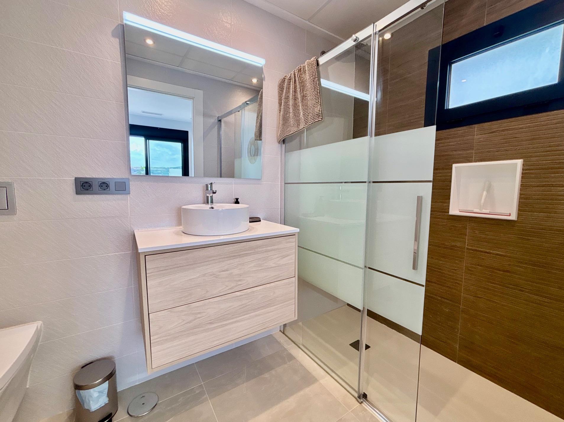 For sale - 3 Bedroom 2 Bathroom Villa in Benijofar - Pueblo 4  - Alicante