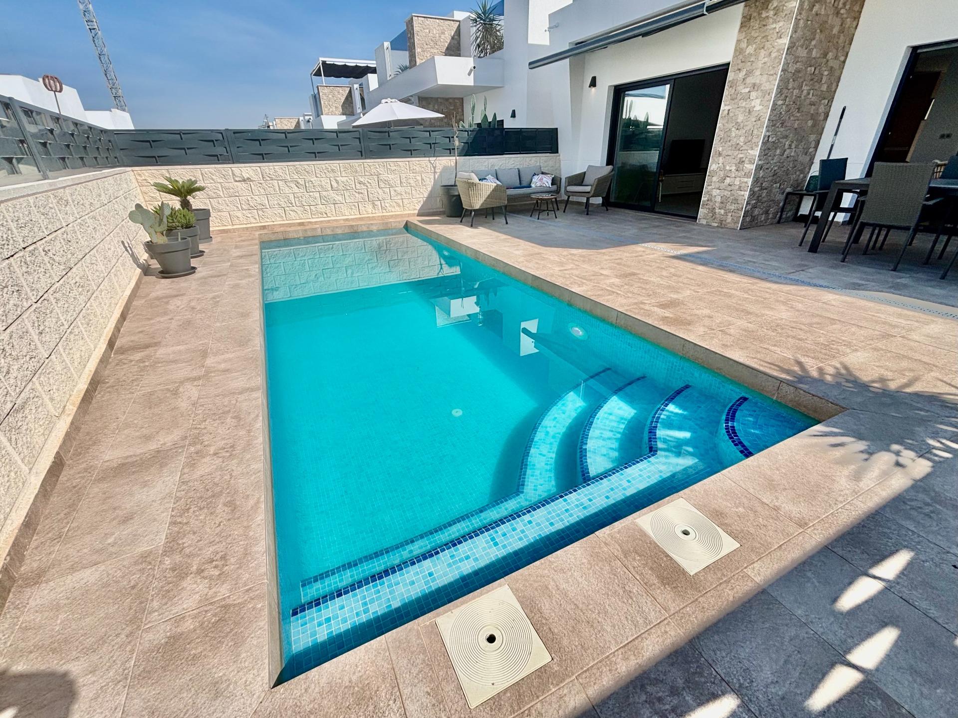 For sale - 3 Bedroom 2 Bathroom Villa in Benijofar - Pueblo 4  - Alicante