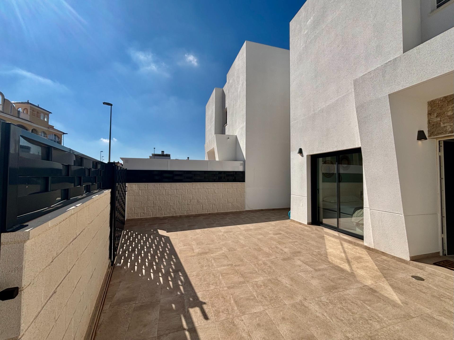 For sale - 3 Bedroom 2 Bathroom Villa in Benijofar - Pueblo 4  - Alicante