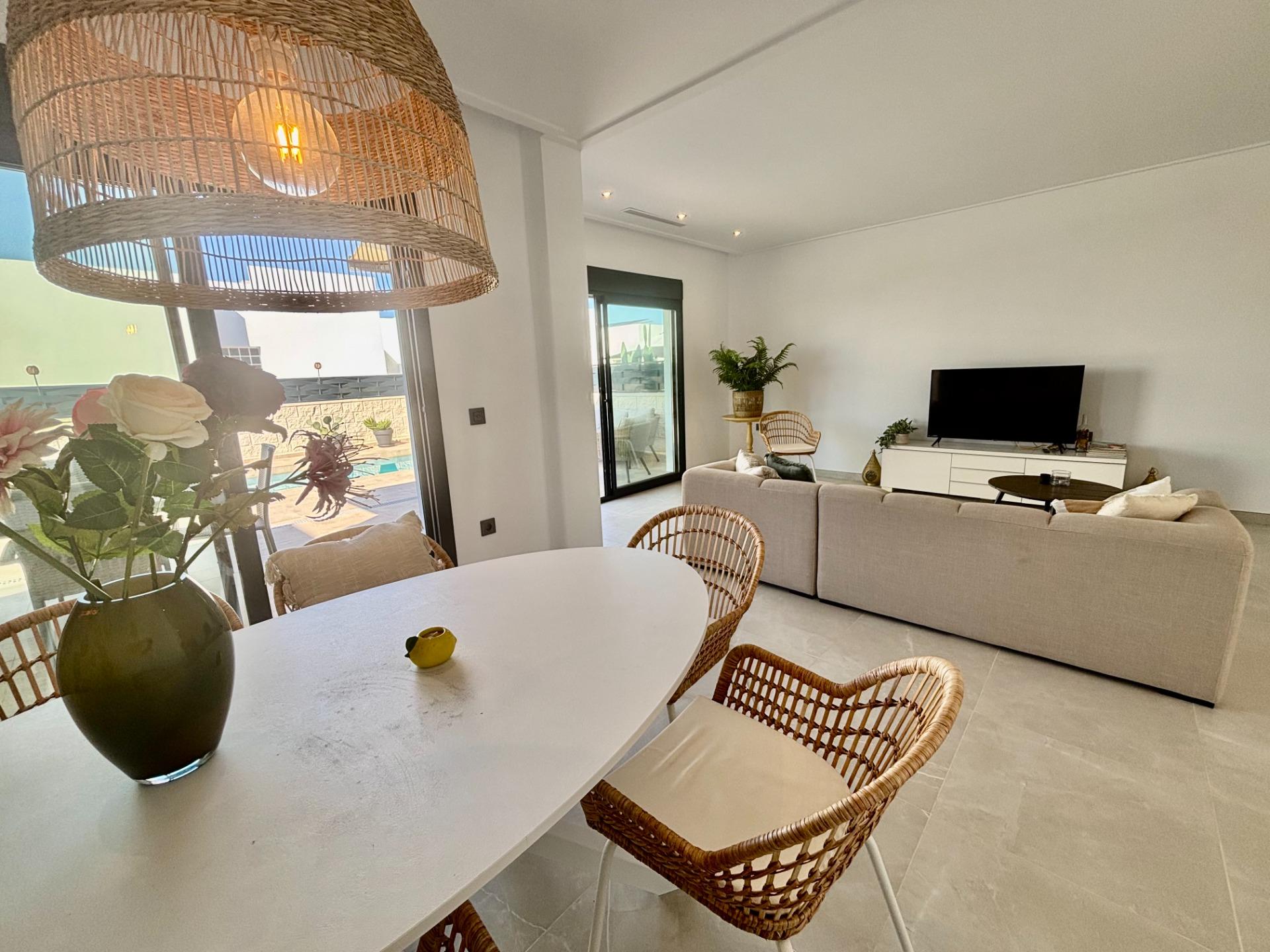 For sale - 3 Bedroom 2 Bathroom Villa in Benijofar - Pueblo 4  - Alicante