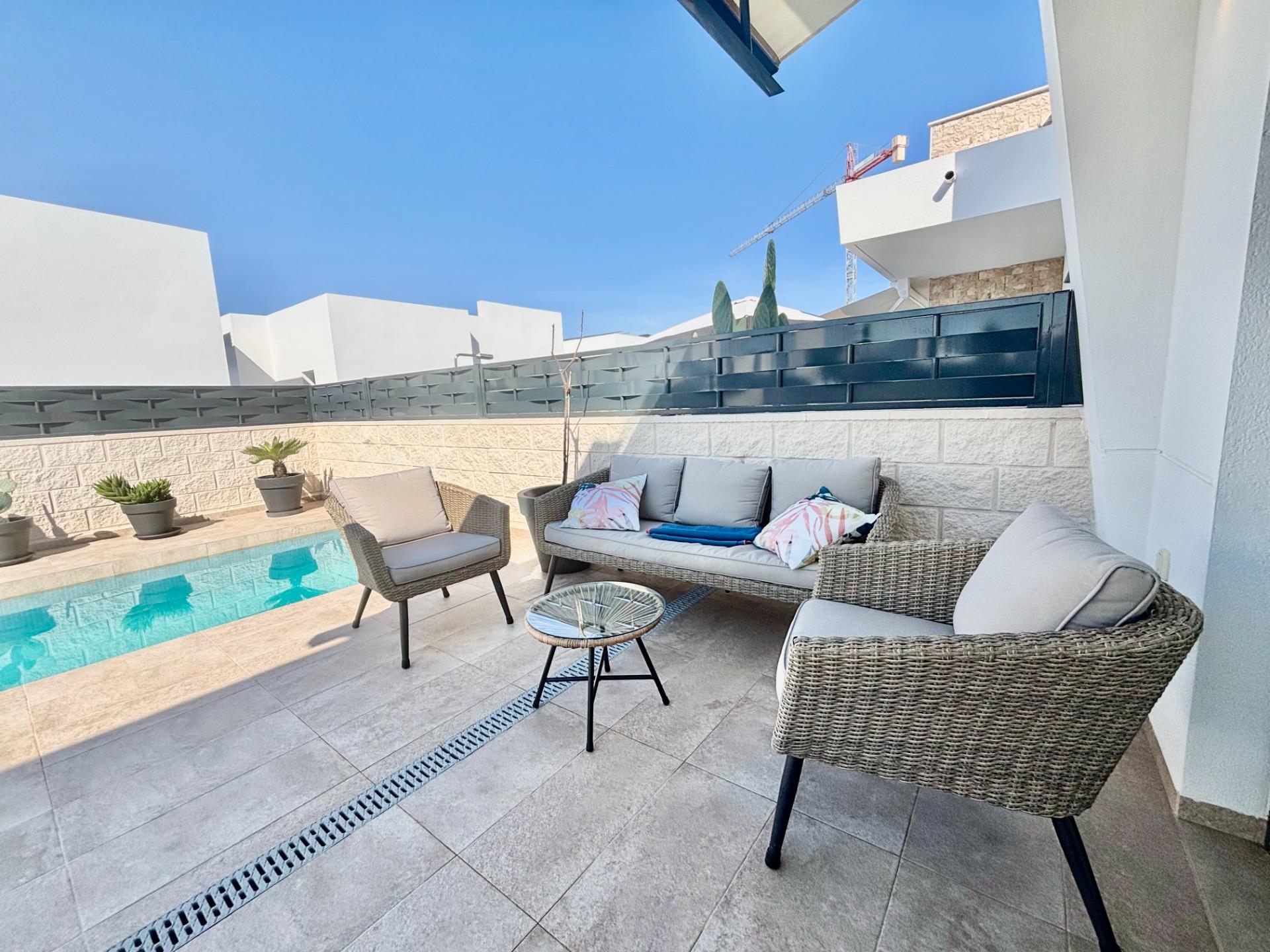 For sale - 3 Bedroom 2 Bathroom Villa in Benijofar - Pueblo 4  - Alicante