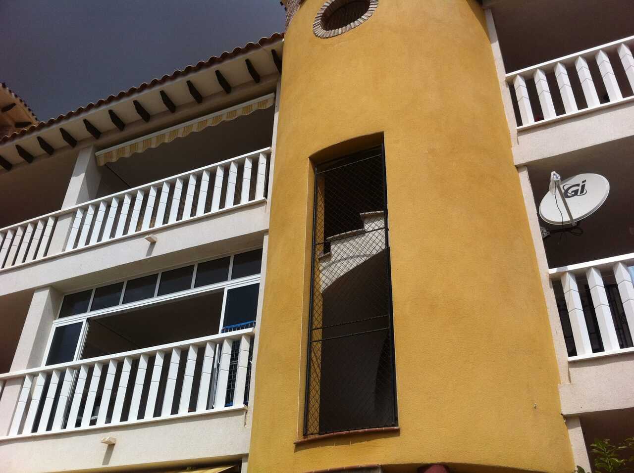For sale - 2 Bedroom 1 Bathroom Apartment in Cabo Roig - Costa Blanca  - Alicante