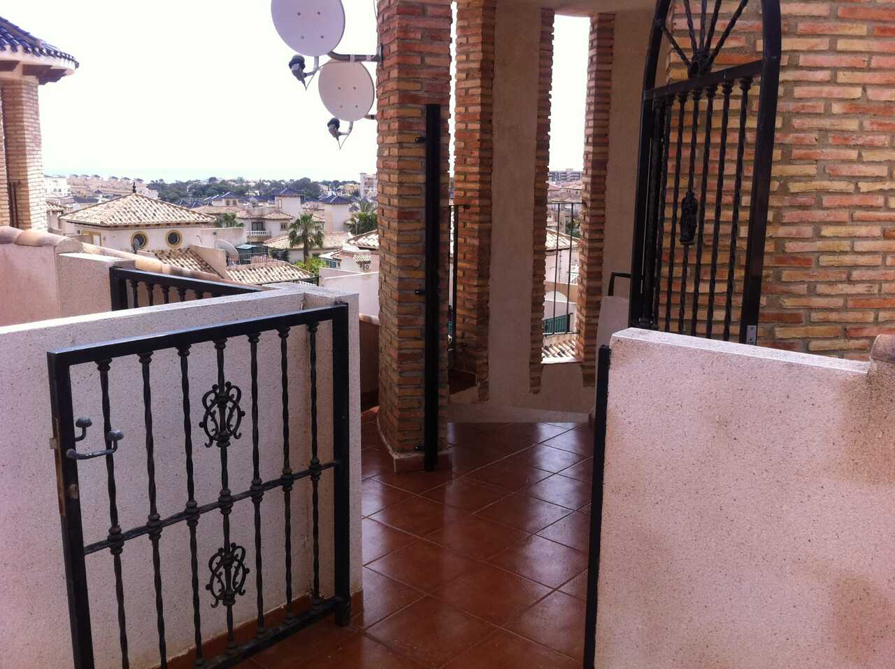 For sale - 2 Bedroom 1 Bathroom Apartment in Cabo Roig - Costa Blanca  - Alicante