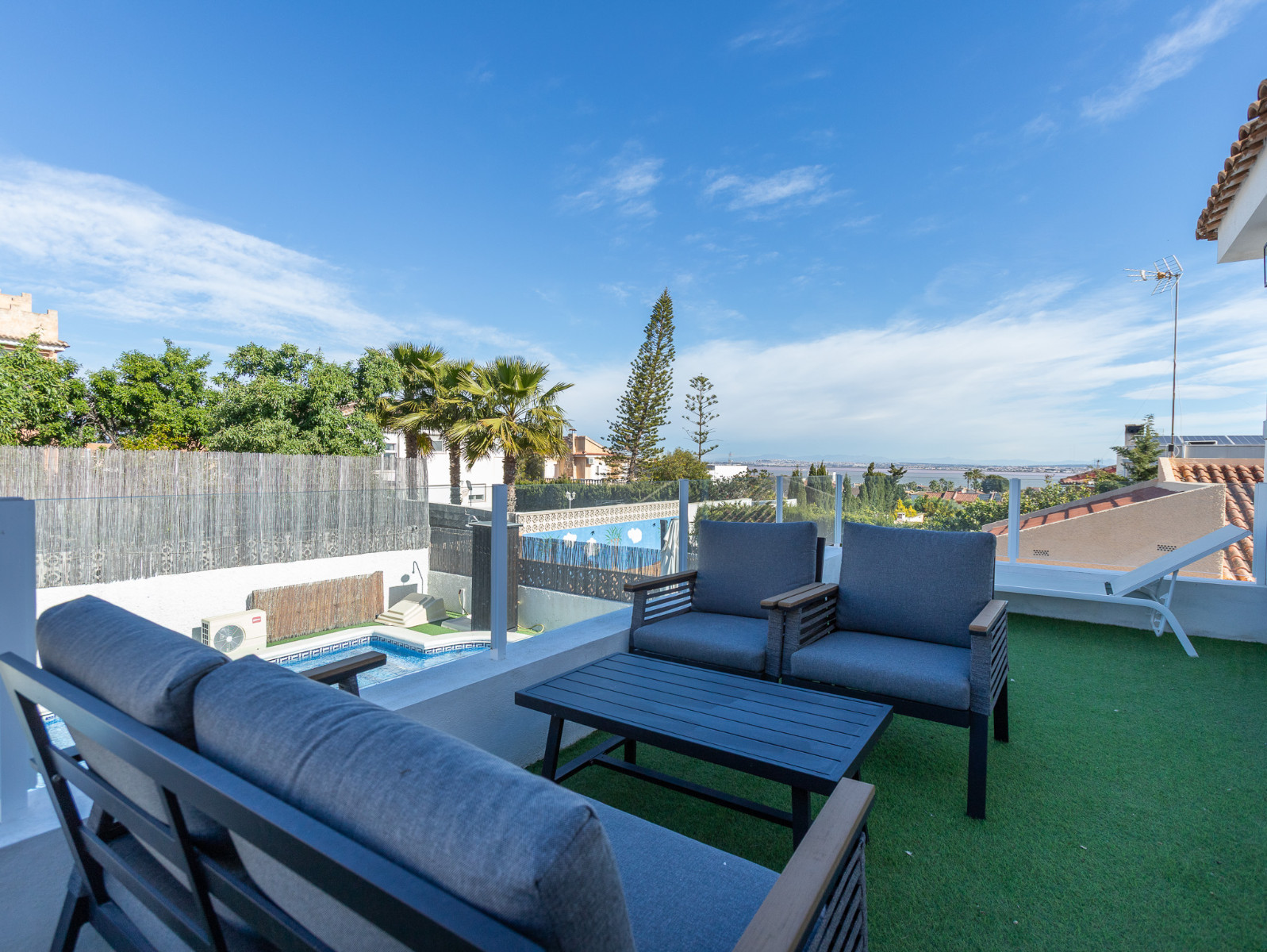 For sale - 4 Bedroom 3 Bathroom Villa in Los Balcones - Costa Blanca  - Alicante