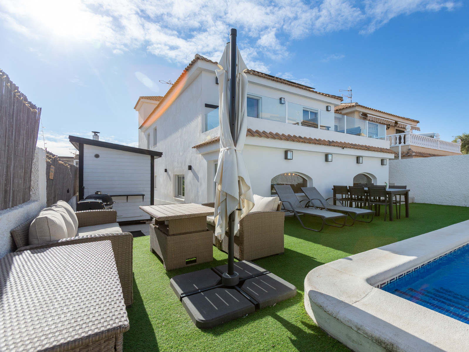 For sale - 4 Bedroom 3 Bathroom Villa in Los Balcones - Costa Blanca  - Alicante