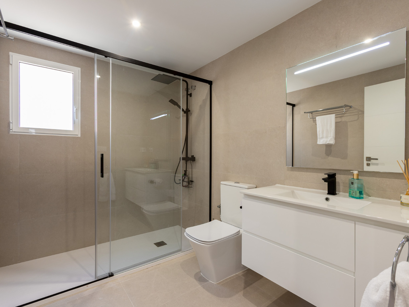 For sale - 4 Bedroom 3 Bathroom Villa in Los Balcones - Costa Blanca  - Alicante