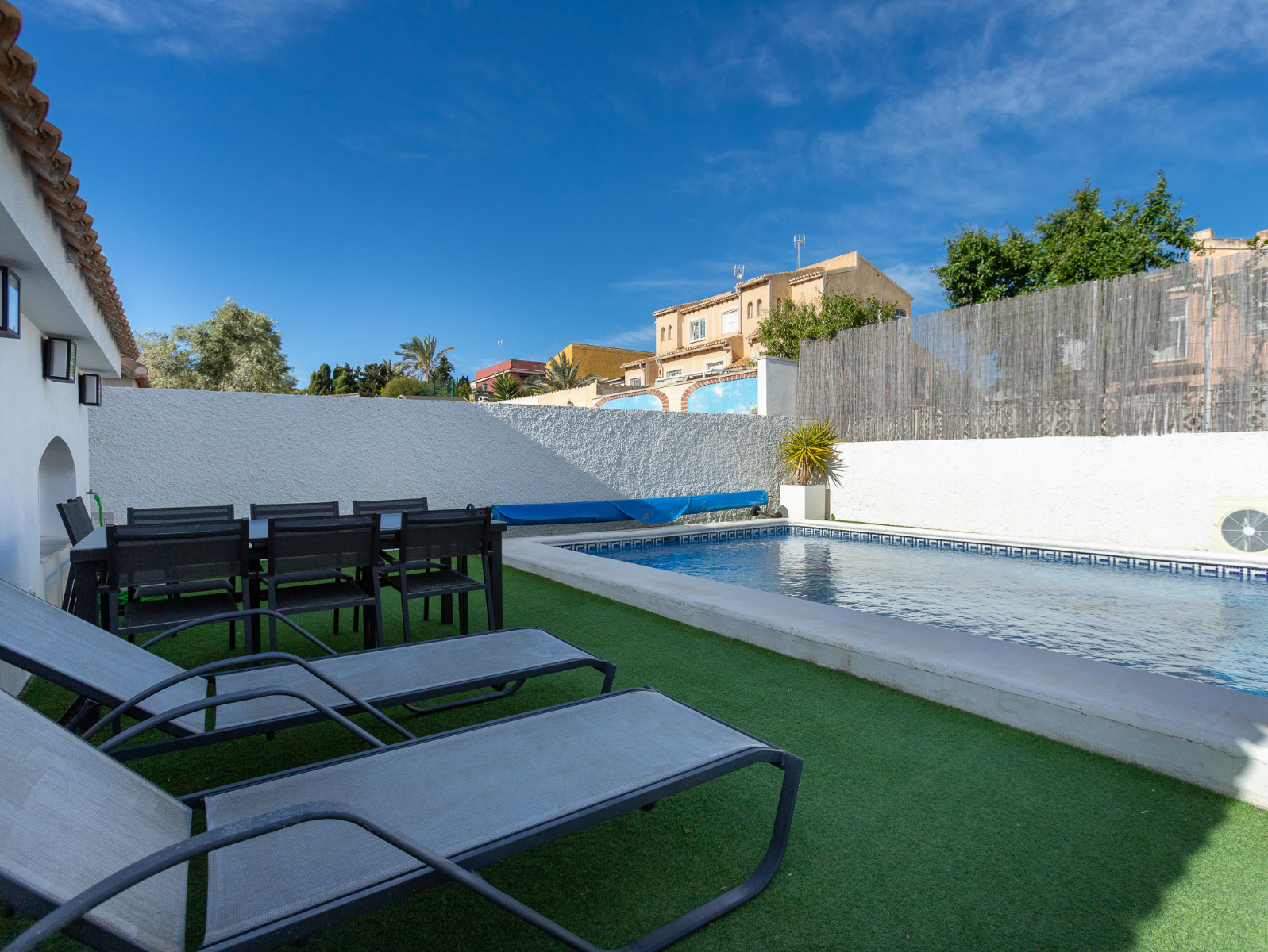 For sale - 4 Bedroom 3 Bathroom Villa in Los Balcones - Costa Blanca  - Alicante