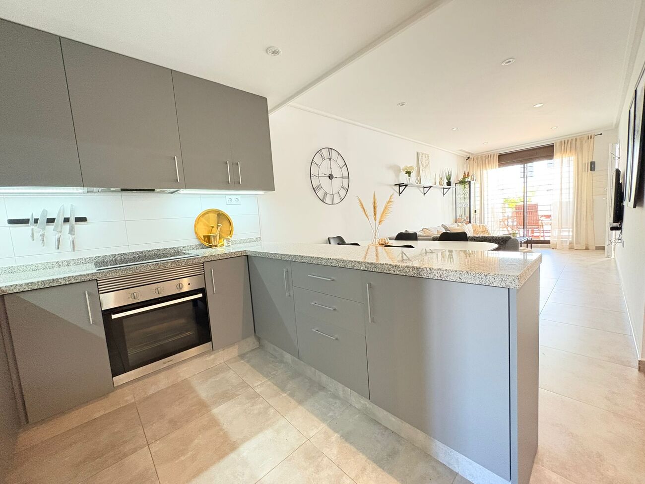 For sale - 3 Bedroom 2 Bathroom Bungalow in Torre de La Horadada - Porto Marina  - Alicante