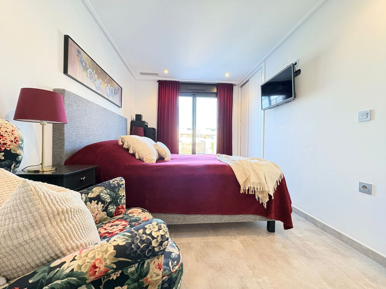 For sale - 3 Bedroom 2 Bathroom Bungalow in Torre de La Horadada - Porto Marina  - Alicante