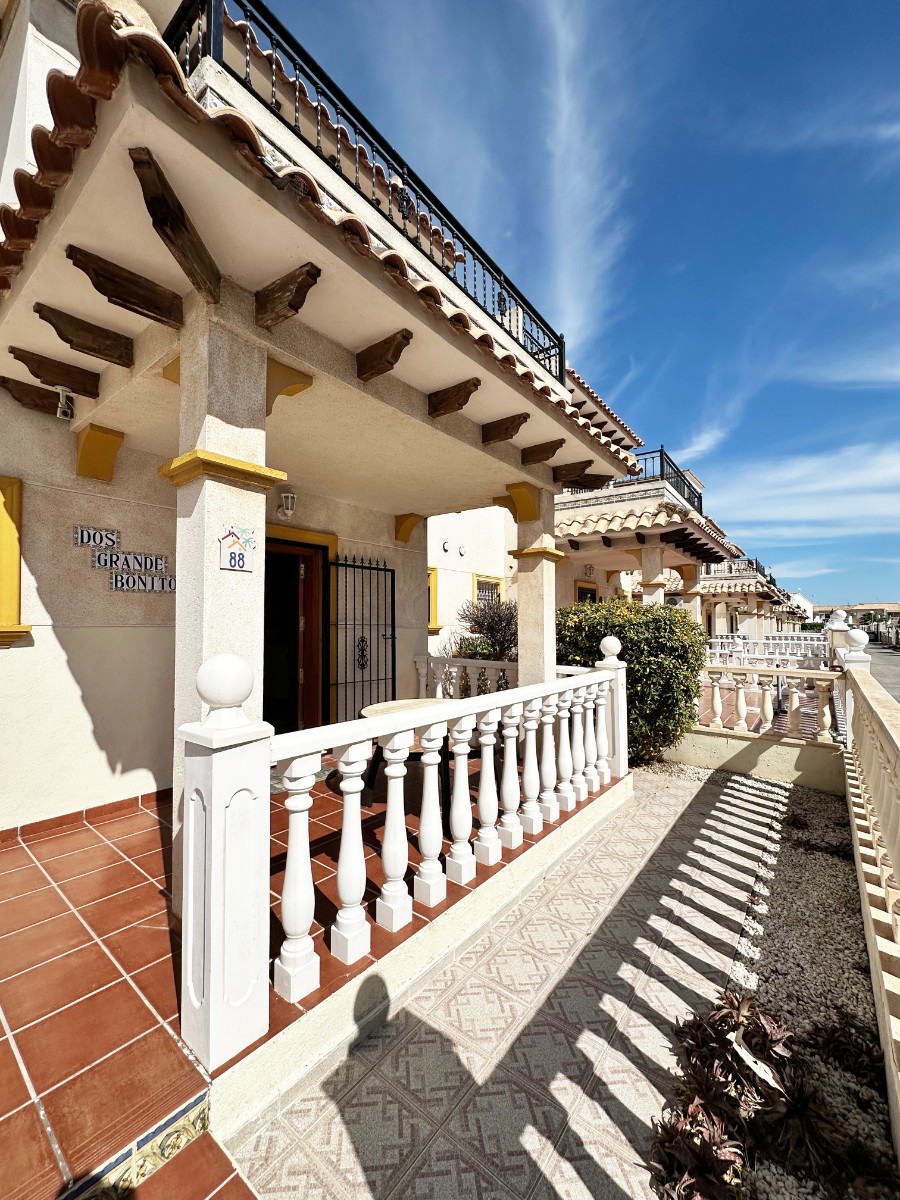 For sale - 2 Bedroom 2 Bathroom Town House in La Zenia - Costa Blanca  - Alicante