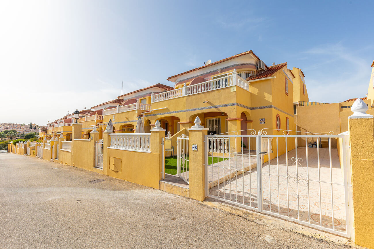 For sale - 2 Bedroom 2 Bathroom Semi Detached in Villamartin  - Villamartin  - Alicante