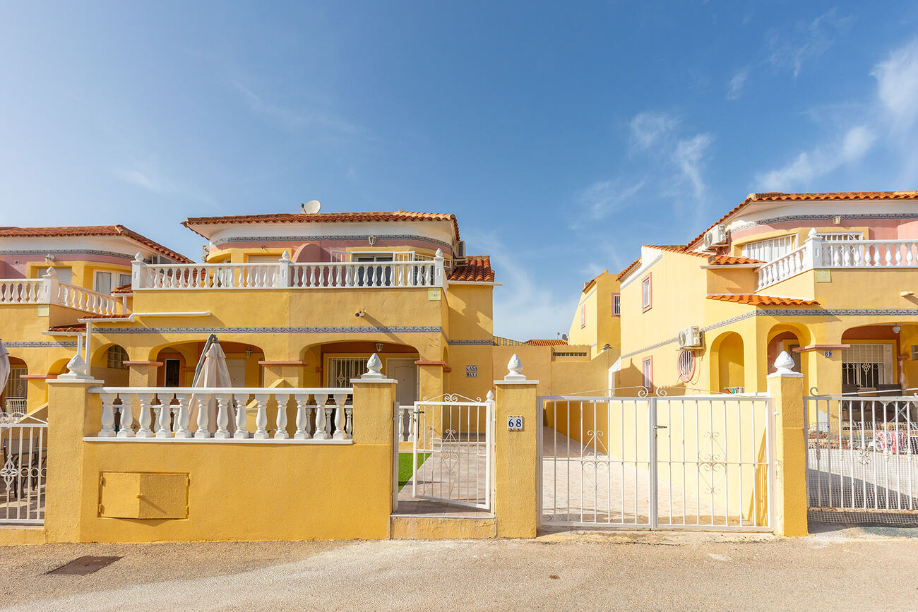 For sale - 2 Bedroom 2 Bathroom Semi Detached in Villamartin  - Villamartin  - Alicante