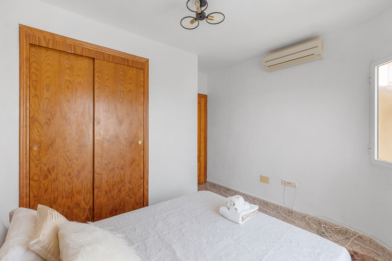 For sale - 2 Bedroom 2 Bathroom Semi Detached in Villamartin  - Villamartin  - Alicante