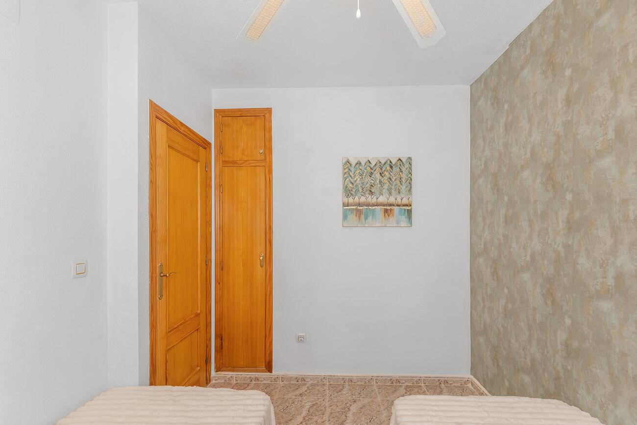 For sale - 2 Bedroom 2 Bathroom Semi Detached in Villamartin  - Villamartin  - Alicante