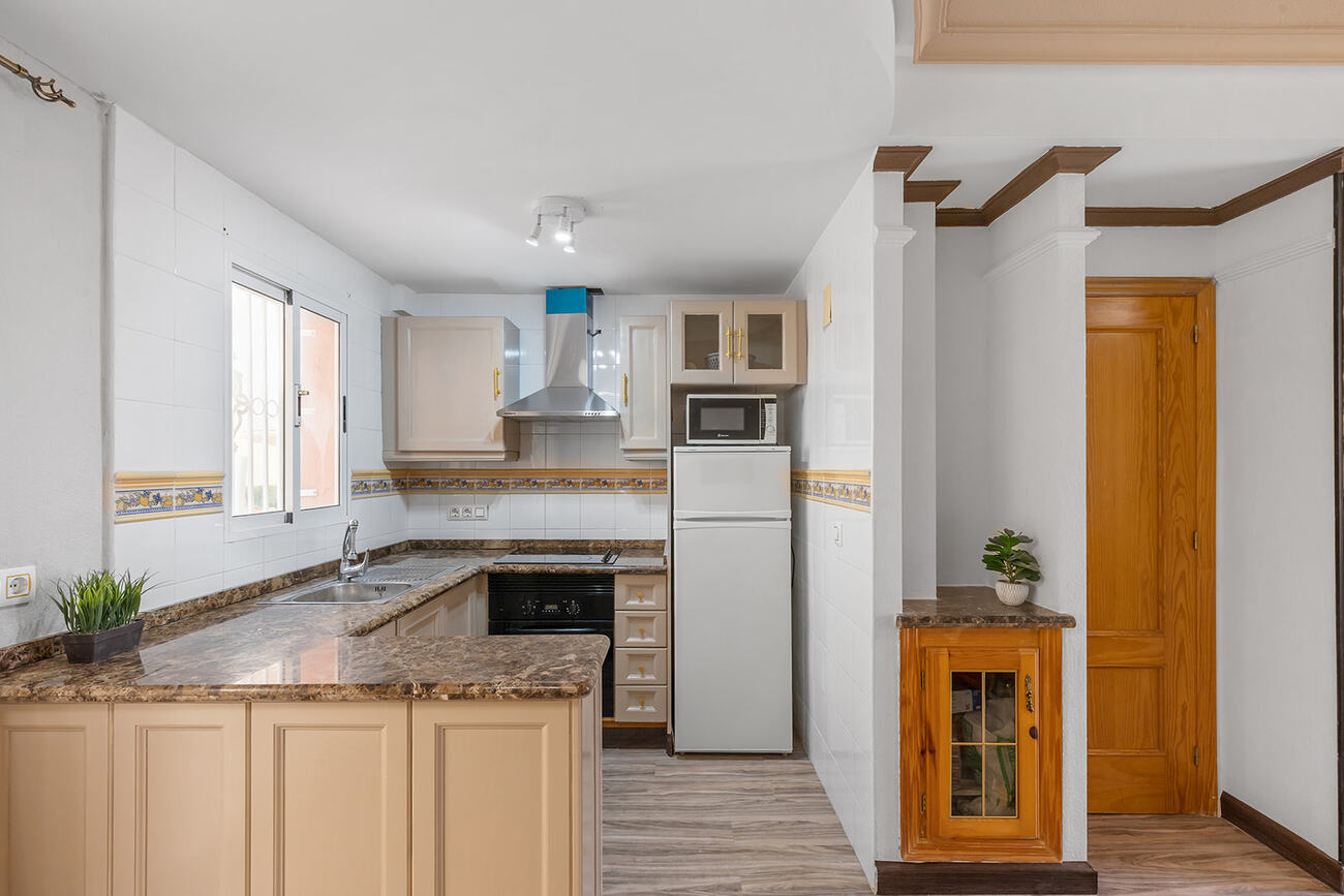 For sale - 2 Bedroom 2 Bathroom Semi Detached in Villamartin  - Villamartin  - Alicante