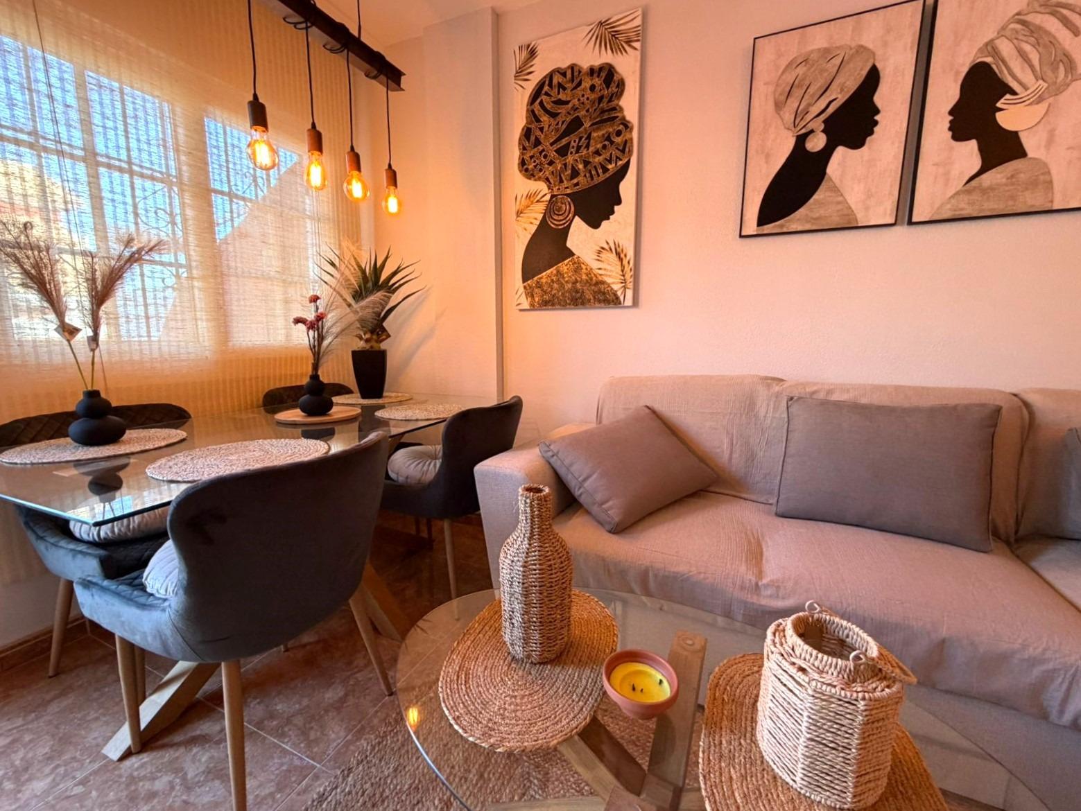 For sale - 3 Bedroom 2 Bathroom Semi Detached in Orihuela Costa - Villamartin  - Alicante