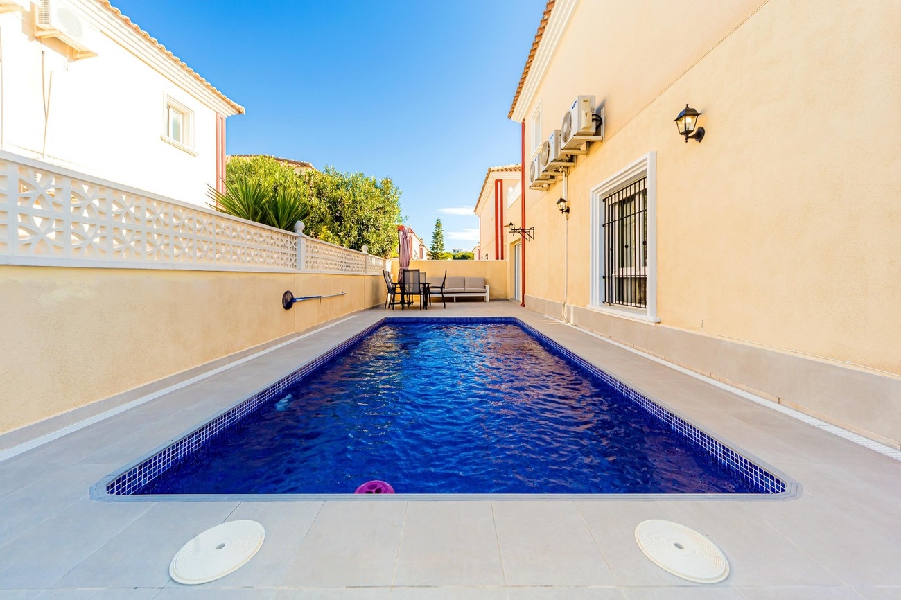 For sale - 4 Bedroom 2 Bathroom Duplex in Dehesa de Campoamor - Costa Blanca  - Alicante