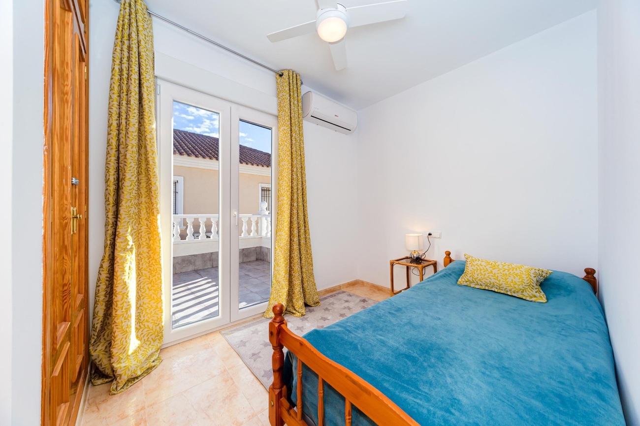 For sale - 4 Bedroom 2 Bathroom Duplex in Dehesa de Campoamor - Costa Blanca  - Alicante