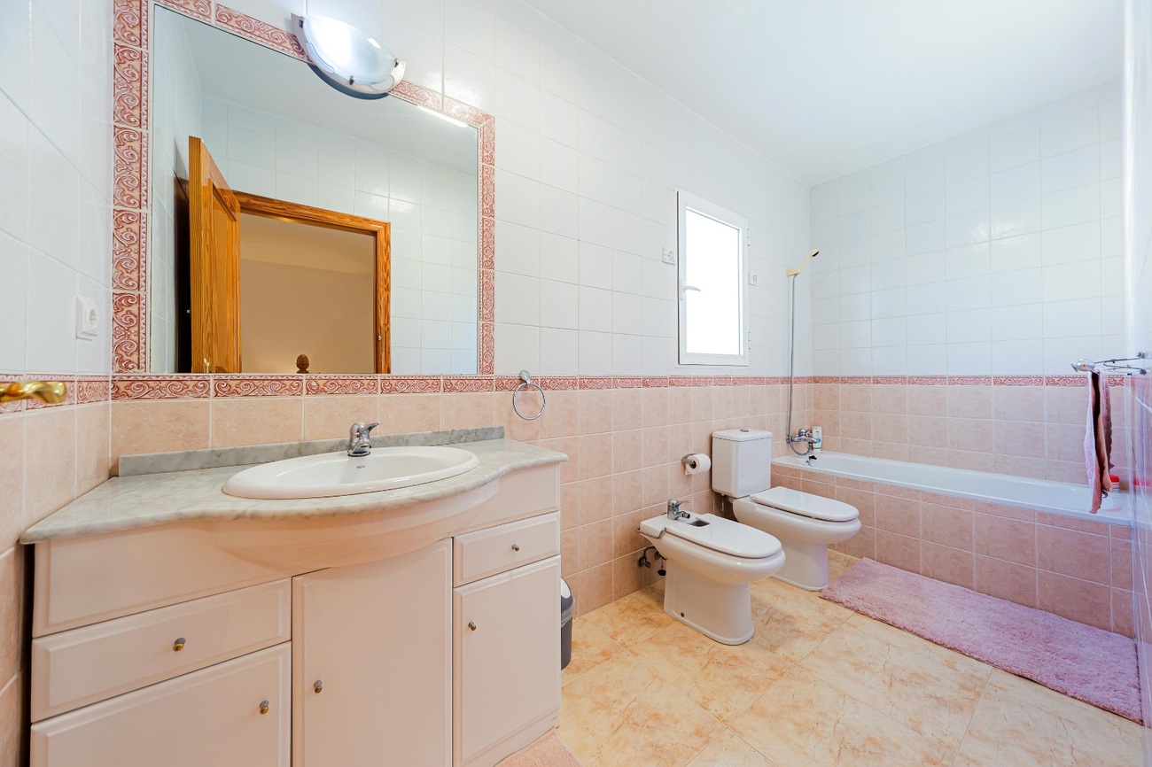 For sale - 4 Bedroom 2 Bathroom Duplex in Dehesa de Campoamor - Costa Blanca  - Alicante