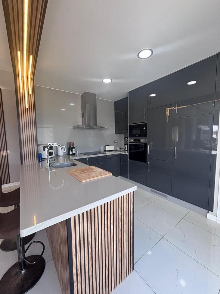 For sale - 5 Bedroom 4 Bathroom Villa in Villamartin - Costa Blanca  - Alicante