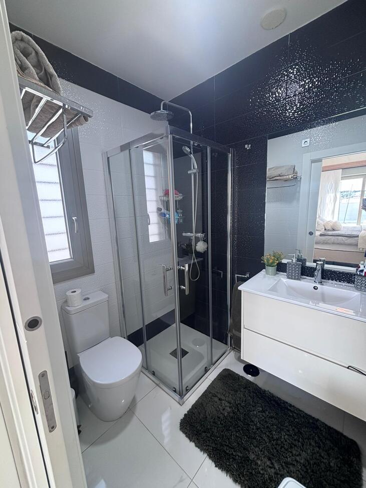 For sale - 5 Bedroom 4 Bathroom Villa in Villamartin - Costa Blanca  - Alicante