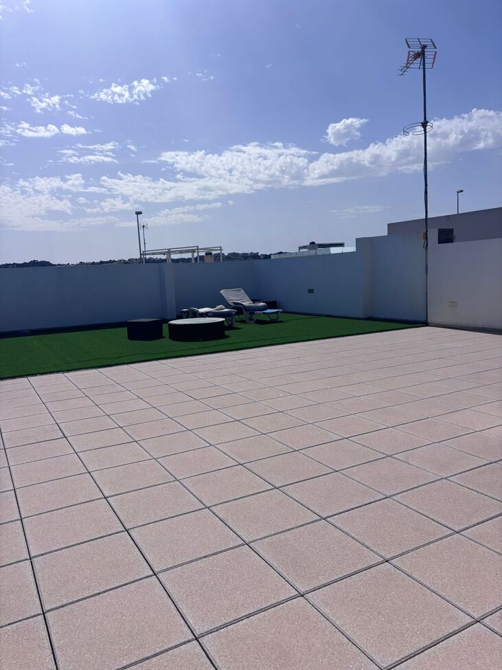 For sale - 5 Bedroom 4 Bathroom Villa in Villamartin - Costa Blanca  - Alicante