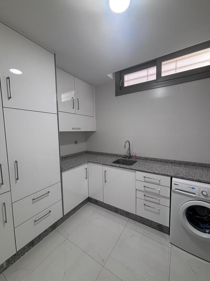 For sale - 5 Bedroom 4 Bathroom Villa in Villamartin - Costa Blanca  - Alicante