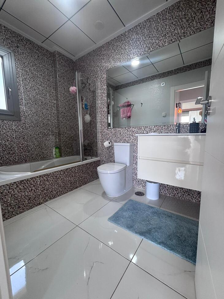 For sale - 5 Bedroom 4 Bathroom Villa in Villamartin - Costa Blanca  - Alicante