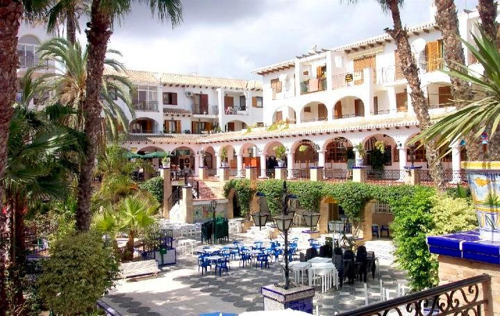 For sale - 2 Bedroom 1 Bathroom Apartment in Villamartin - Costa Blanca  - Alicante