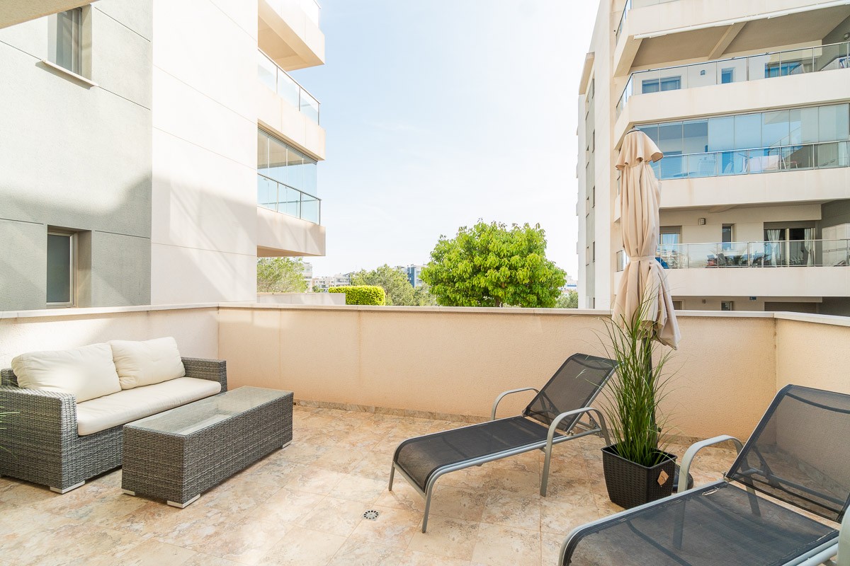 For sale - 2 Bedroom 2 Bathroom Apartment in Villamartin - Costa Blanca  - Alicante